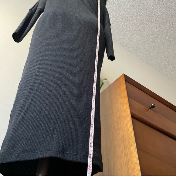 🇺🇸O24.34 ENZA COSTA Heather Rib Exposed Shoulder
Mock Midi Dress - Picture 7 of 9